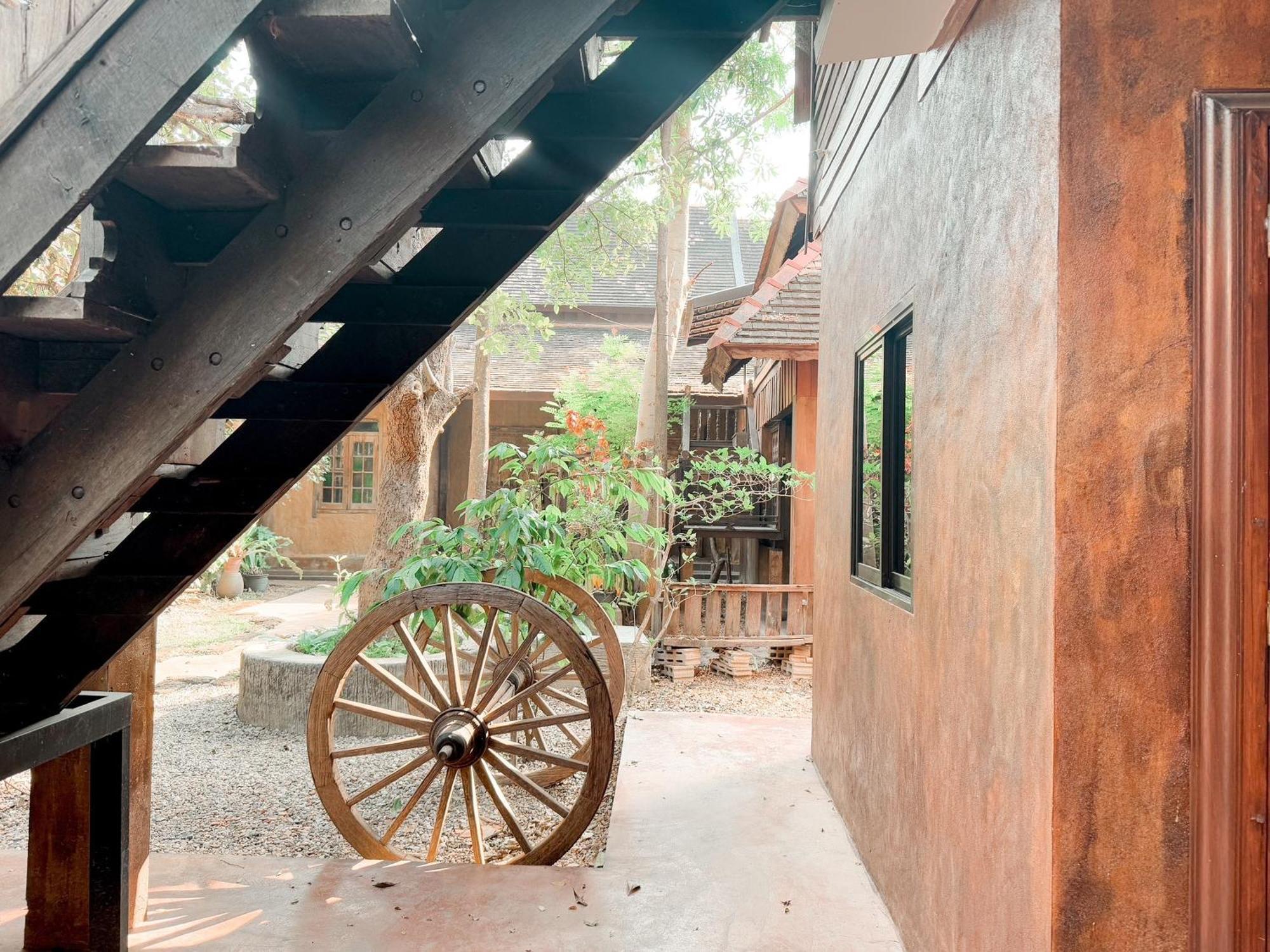 Ferienwohnung Monfai Culture House Chiang Mai Exterior foto